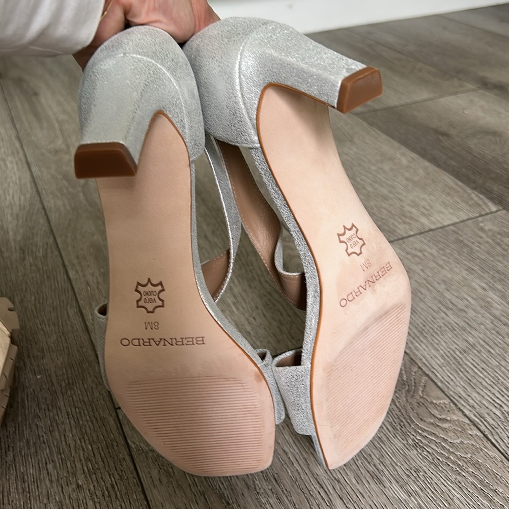 Bernardo Womens Camille Sandal Silver - Picture 5 of 5